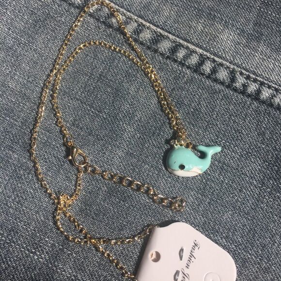 (A2) Whale Necklace - Picture 3 of 4